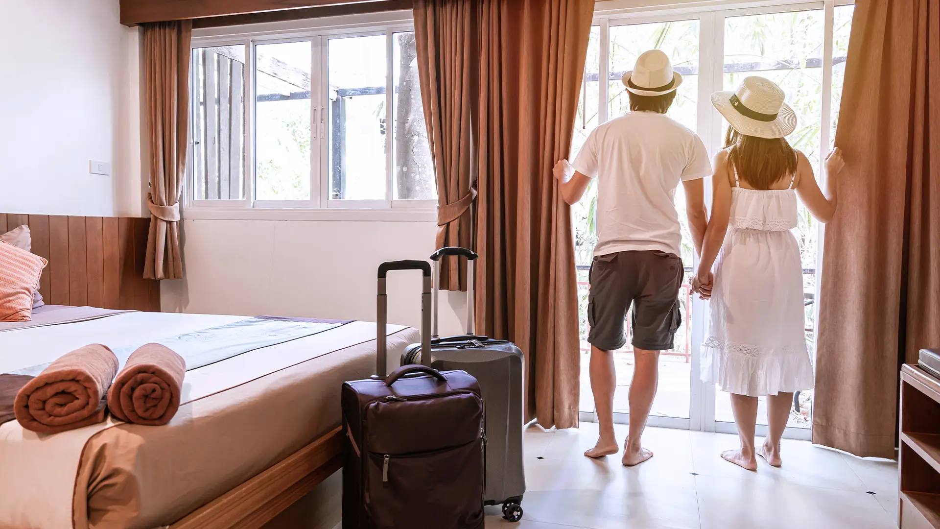 Marketing Hotels: Online Strategies to Increase Direct Bookings with Ideal Guests